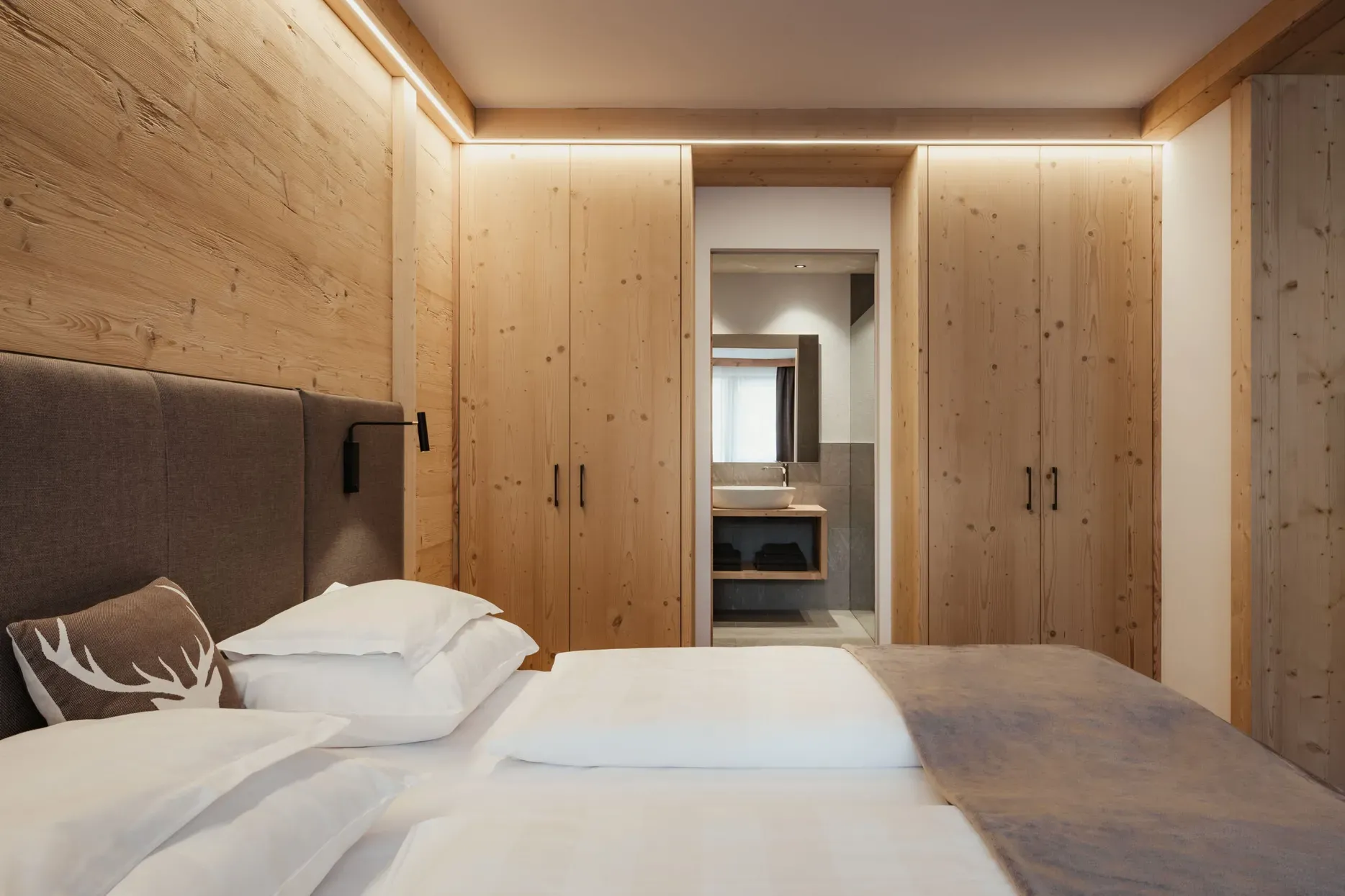 Alex Moling Antines Rooms 14