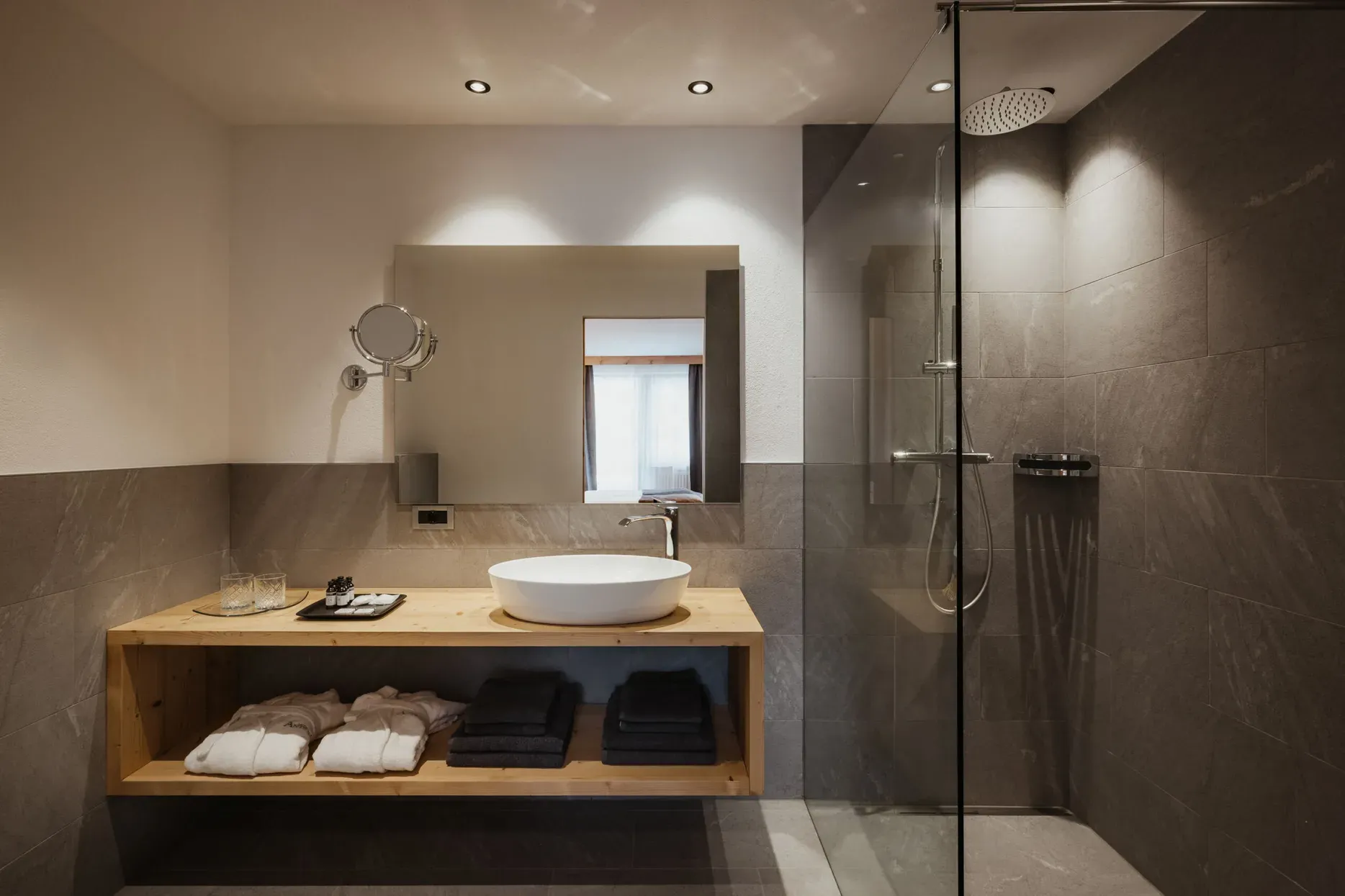 Alex Moling Antines Rooms 15