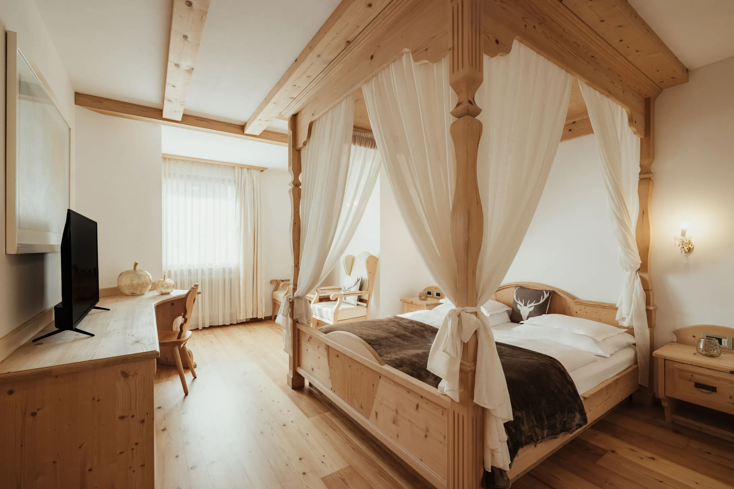 Alex Moling Antines Rooms 93