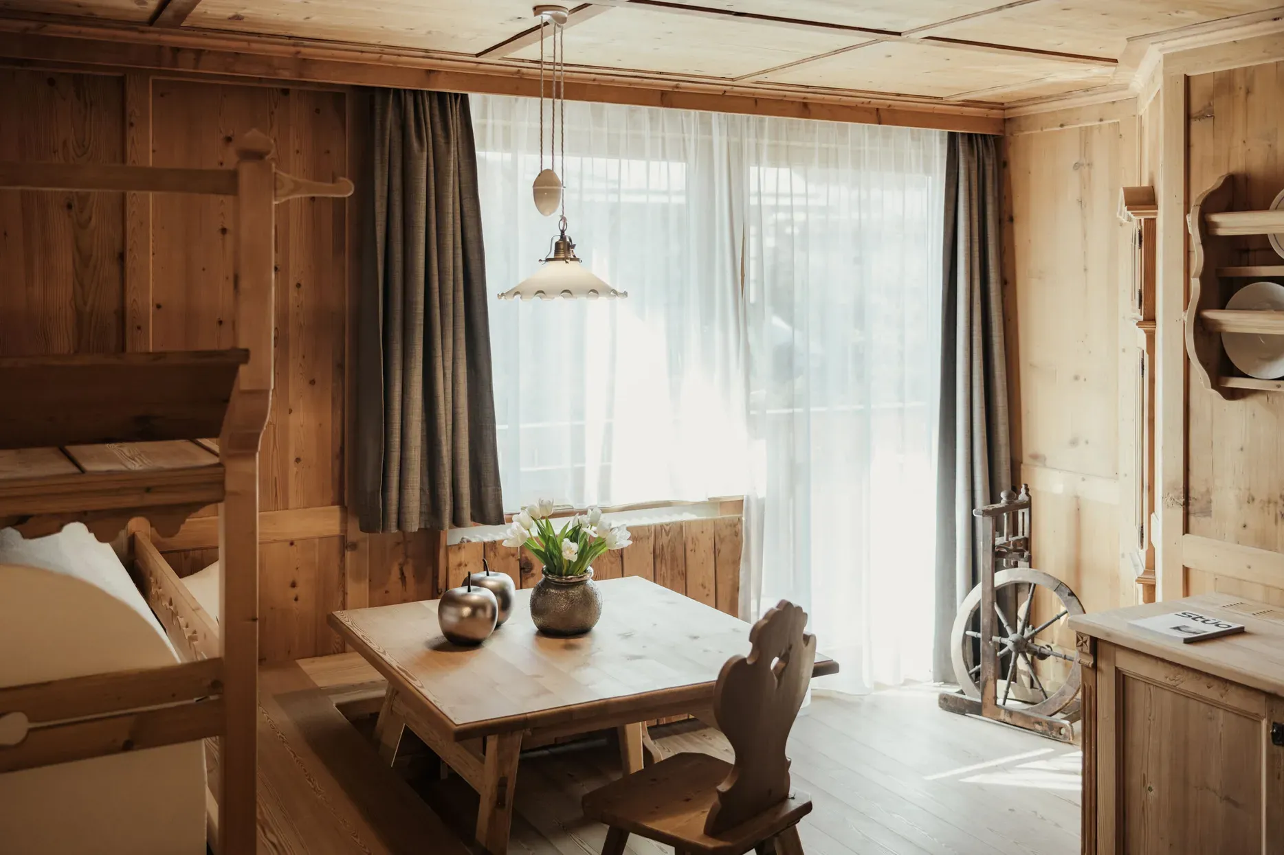 Alex Moling Antines Rooms 70