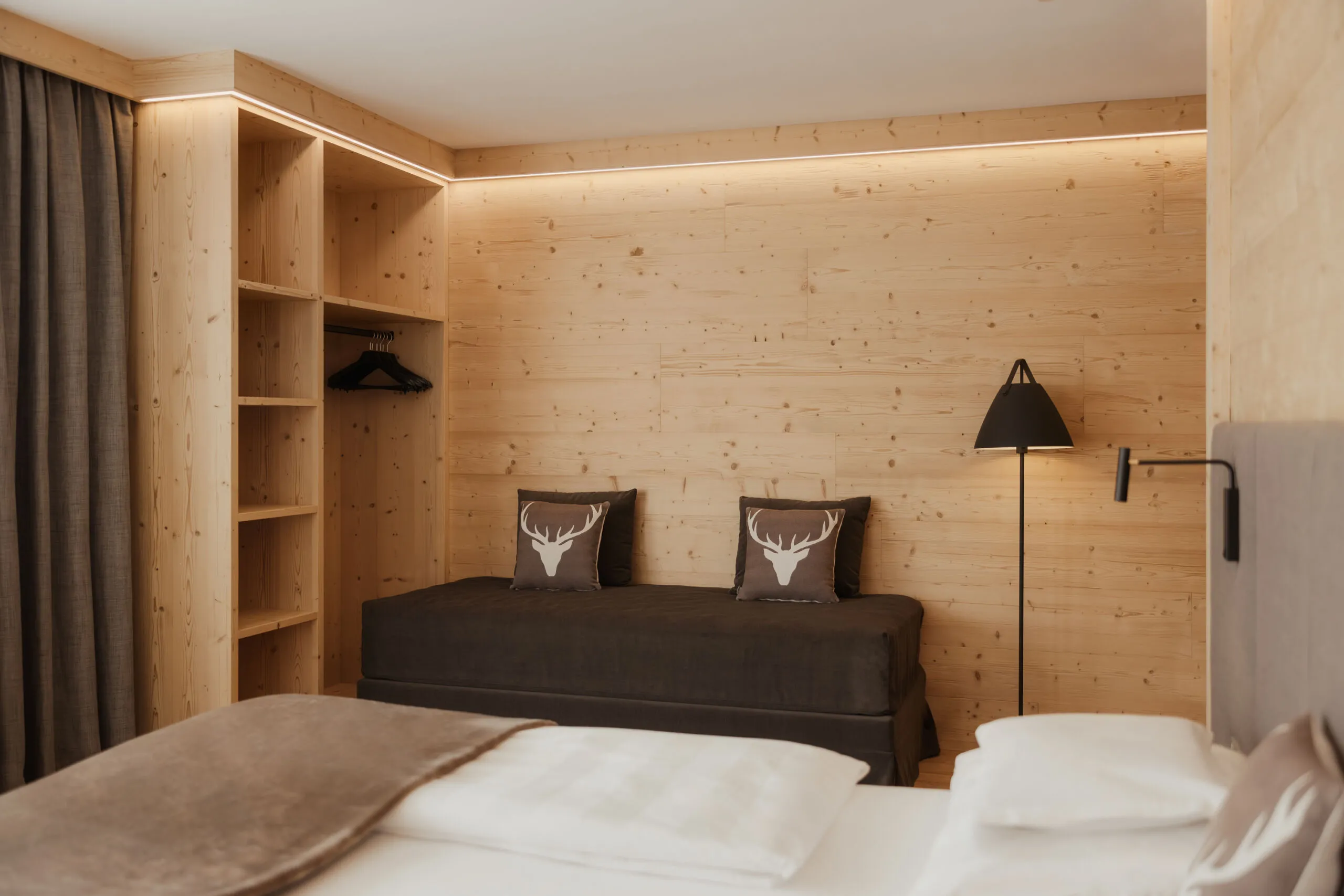 Alex Moling Antines Rooms 36