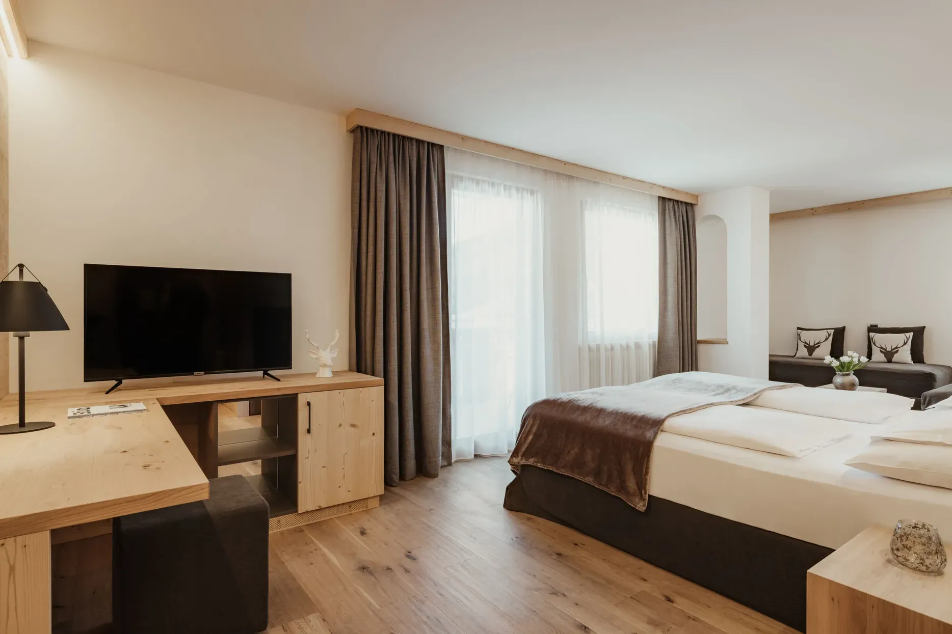 Alex Moling Antines Rooms 64