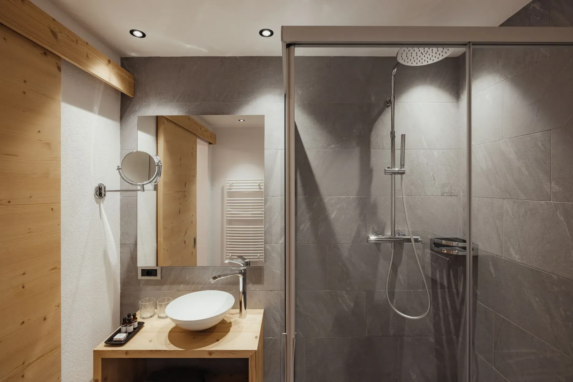 Alex Moling Antines Rooms 66