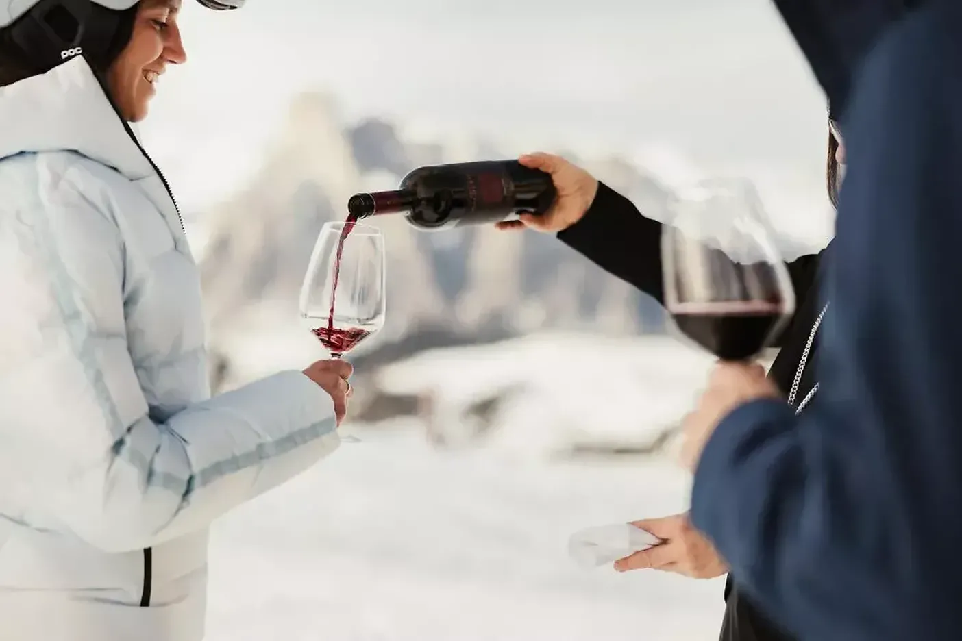 Alta Badia vino versare by Alex Moling